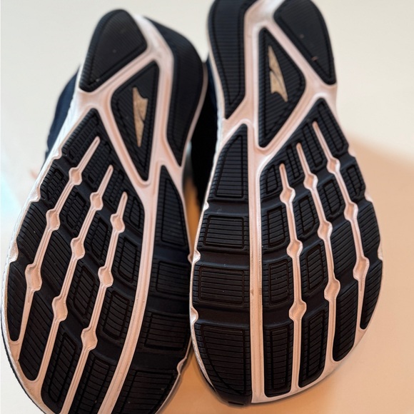 Altra Women's Navy Running Shoes - Picture 4 of 5